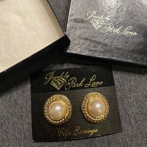 Vintage Parkland Clip Earrings NWT